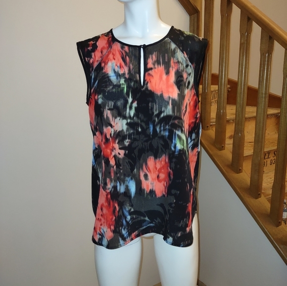 J. Crew keyhole she'll in  floral splash - Picture 3 of 9